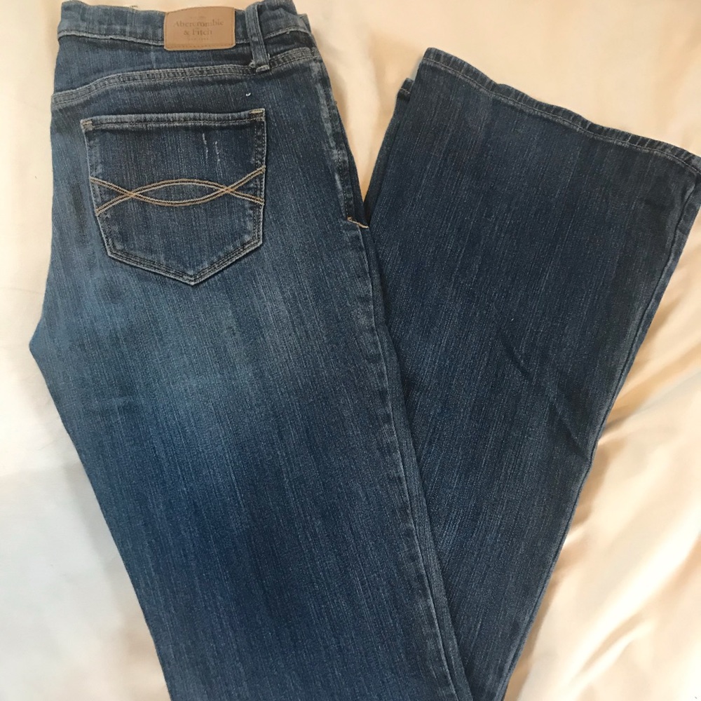 Abercrombie bootcut jeans, size 6L or 28x35!